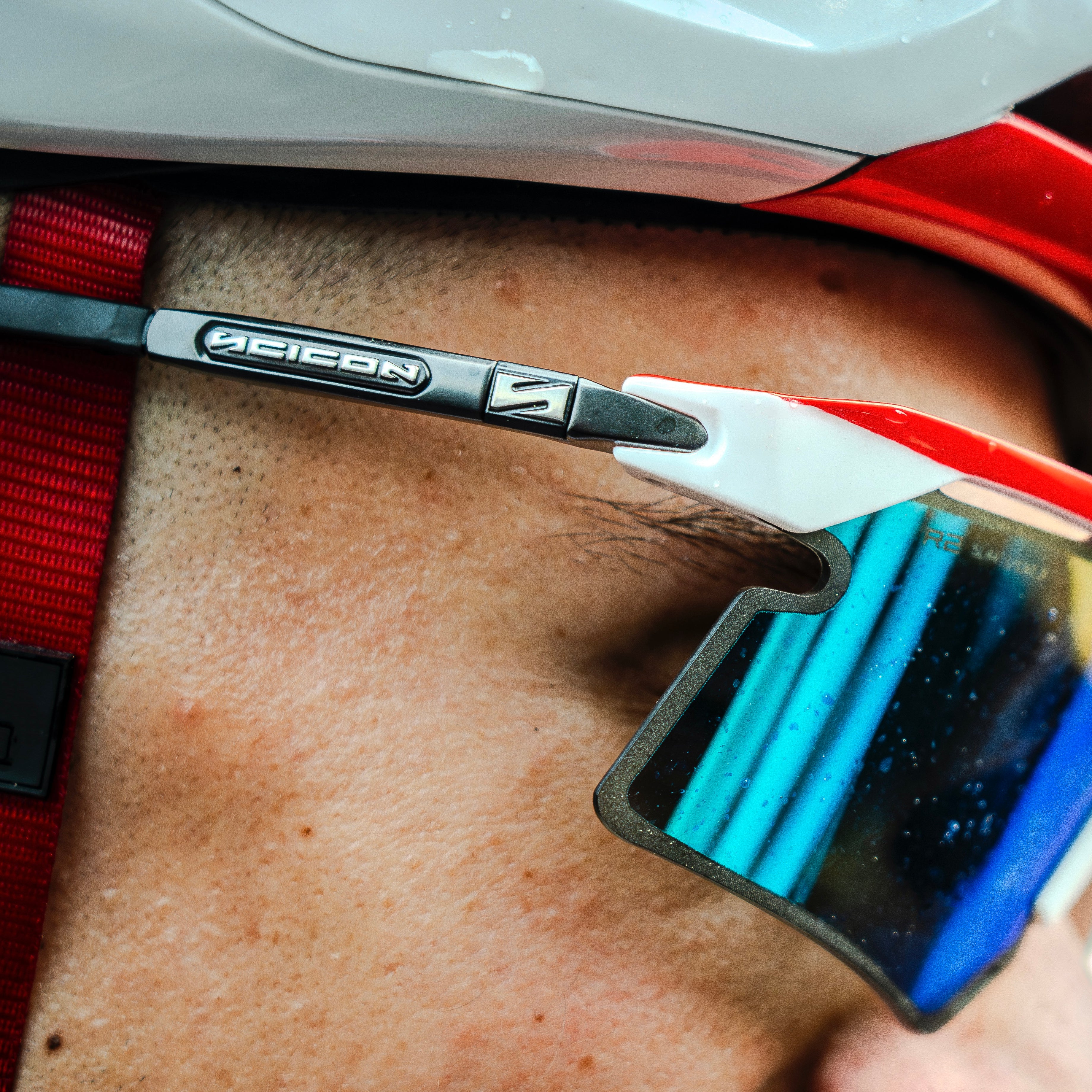 METAL EMBLEM X TITANIUM TEMPLES